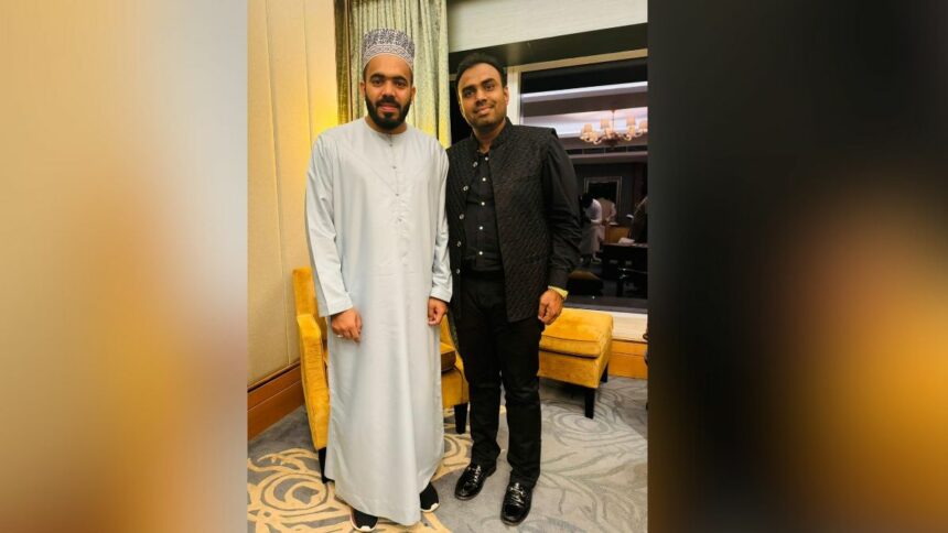 Dr. Thousif Pasha welcomed Haji Shihab Chittoor, who embarked on an inspirational journey to Mecca by foot in 12 months. (1)